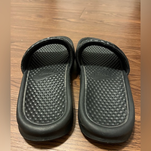 Nike Slides - Women’s Size 9 - Picture 4 of 8